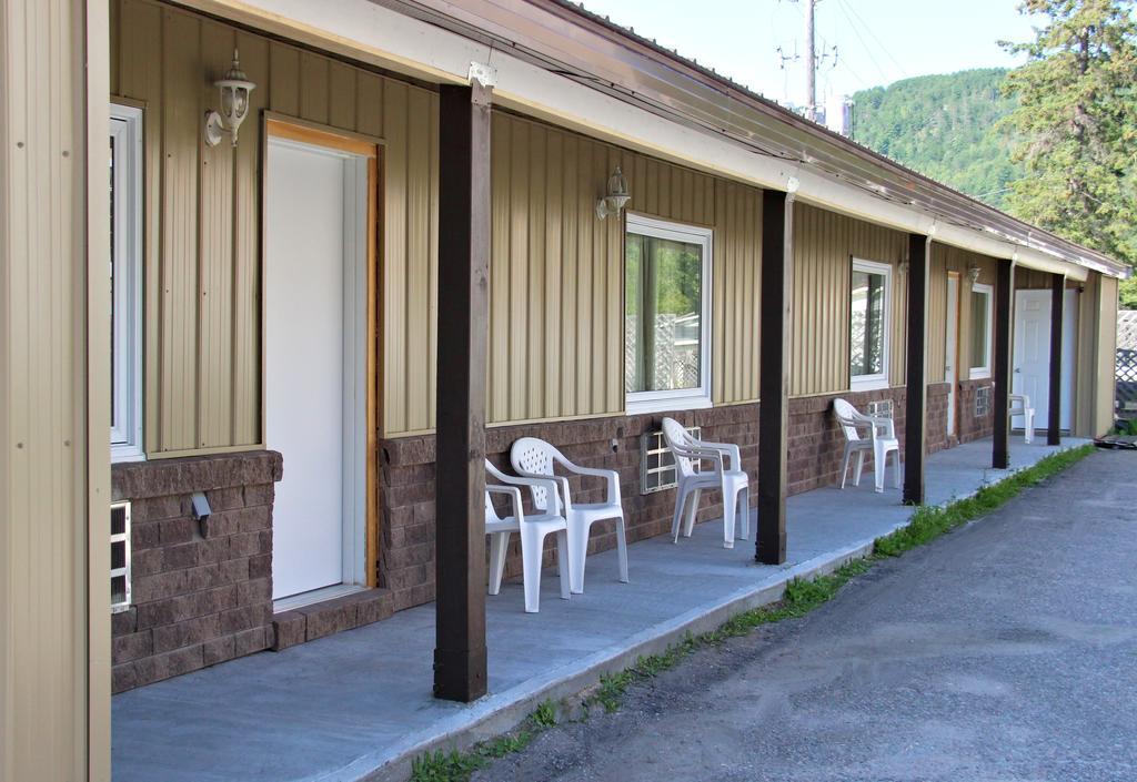 Le Voyageur Inn Mattawa Exterior foto